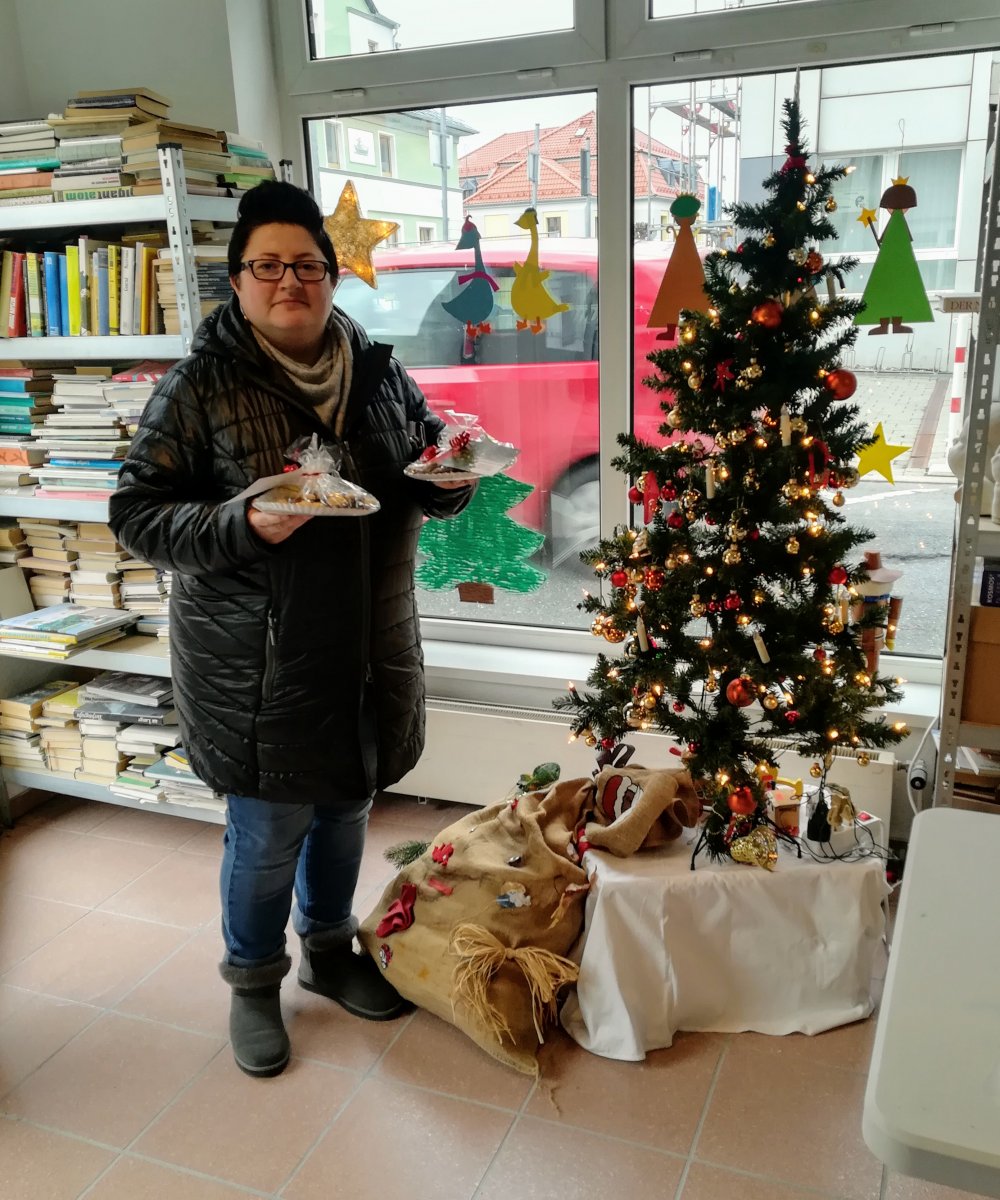 Sandra Arpke überbringt Weihnachtswünsche von Sandra Birkmann- Franke und Andreas Franke